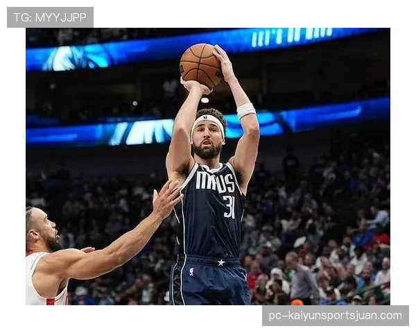 克莱·汤普森三分火力提升拉开防守创造库里突破空间