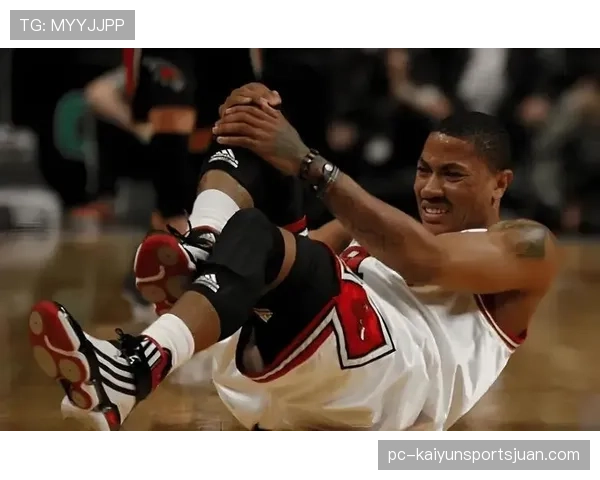 德里克·罗斯突破拉扯防线提速，助力球队关键时刻持续得分